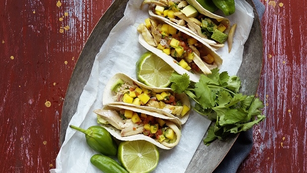 Recept-på-taco-med-kyckling-och-avokado-från-Den-blå-maten